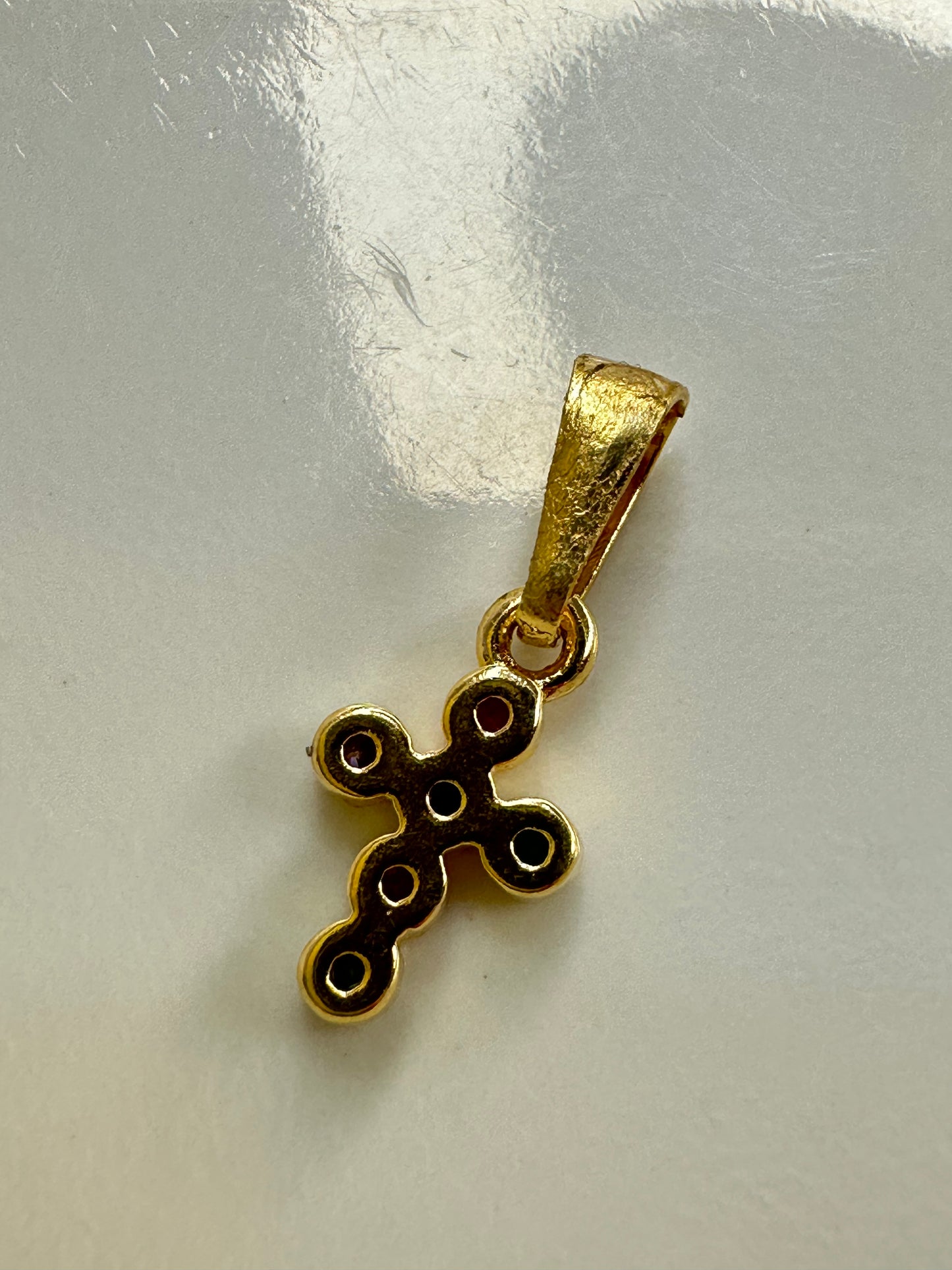 Dije Cruz Microcircones