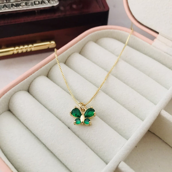 Collar Alas Verde Esmeralda